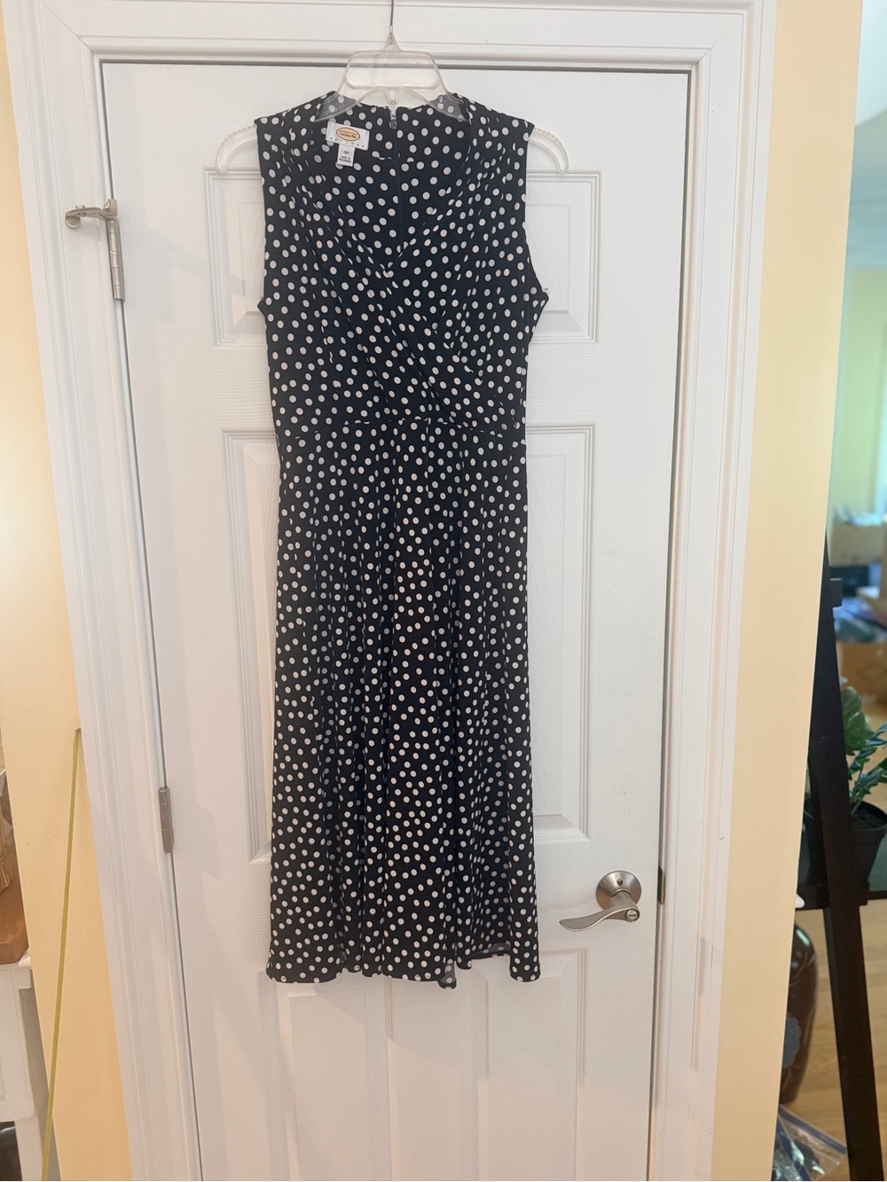 Ladies Size 4P "Talbots" Black & White Polka Dot Sleeveless Midi Dress GUC